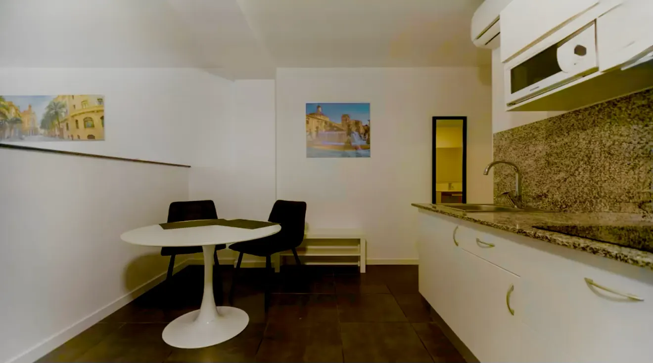 interior of illegal micro-estudios (photo 2)