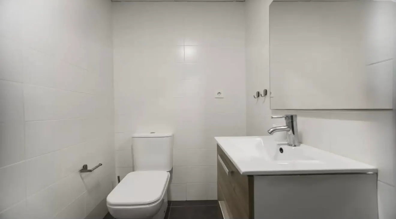 interior of illegal micro-estudios (photo 5)